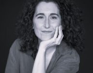 Foto-Anna-headshot-web-467x700